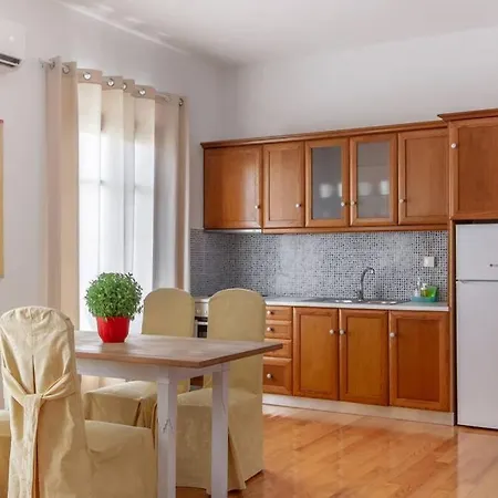 Seaview Stylish Flat In - Walk To