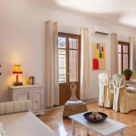Seaview Stylish Flat In - Walk To * Ándros