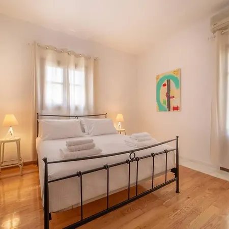 Seaview Stylish Flat In - Walk To Lägenhet Ándros